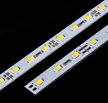 1м. Твърда Топло Бяла LED Лента SMD5730 3000K - Затвори